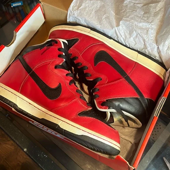 Vintage Nike Dunk High Varsity Red Black 2004